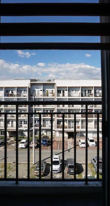 The Fika Room Near Mnl Airport - Scandi Studio Unit With Fast Wi-Fi & Netflix - Read Full Property Desc Before Booking Manila Esterno foto