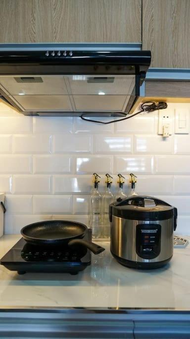The Fika Room Near Mnl Airport - Scandi Studio Unit With Fast Wi-Fi & Netflix - Read Full Property Desc Before Booking Manila Esterno foto